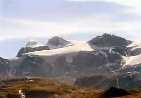 obr.4 - vlevo Breithorn, vpravo Kleine Matterhorn